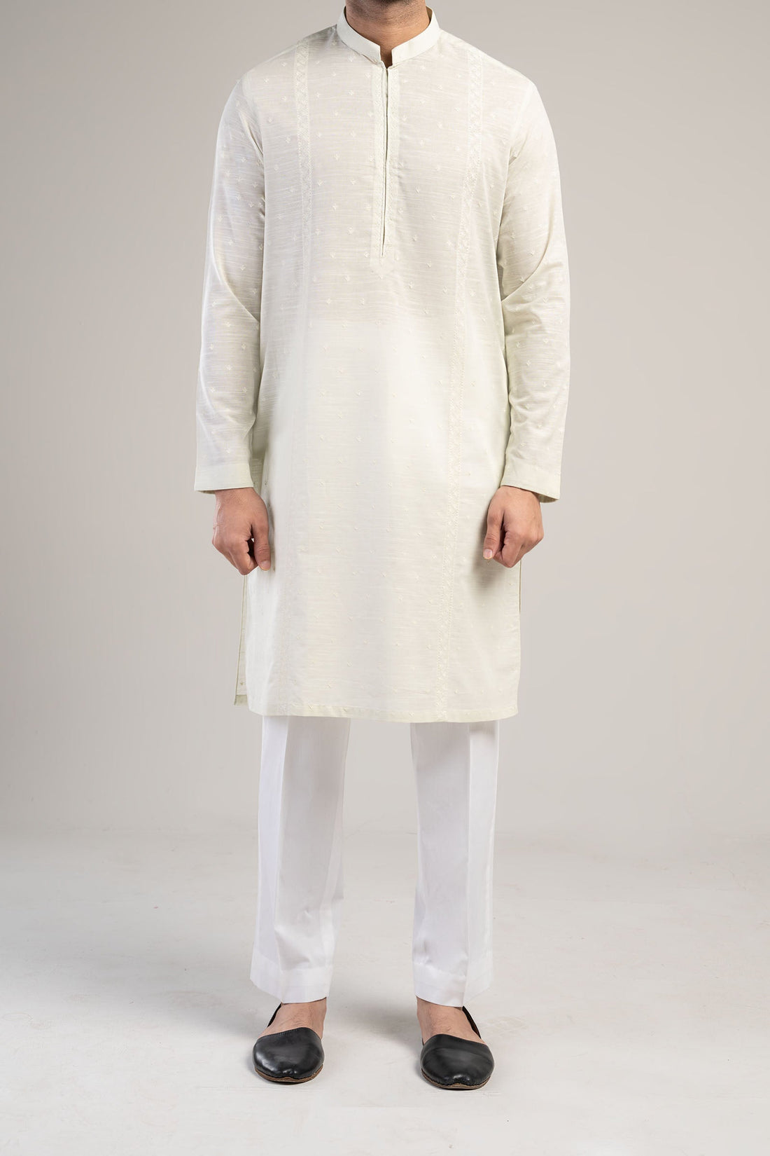 EMBROIDETRED KURTA LIGHT GREEN