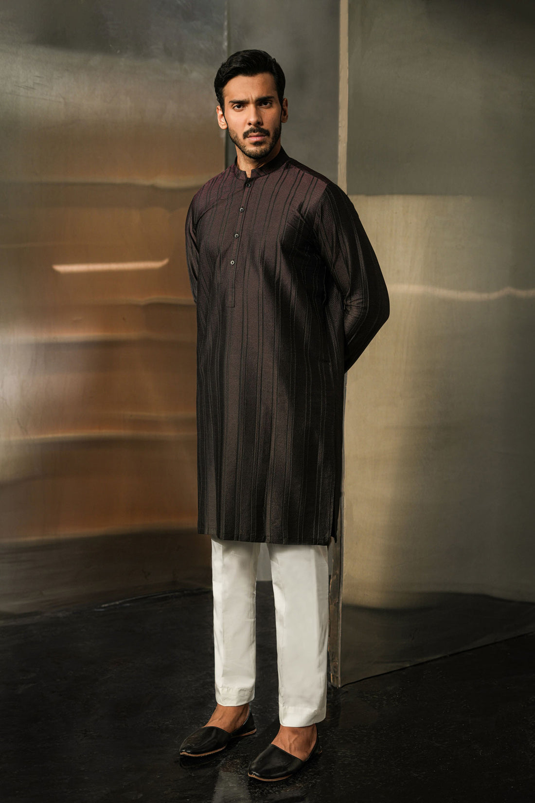 EMBROIDERED-KURTA-BLACK