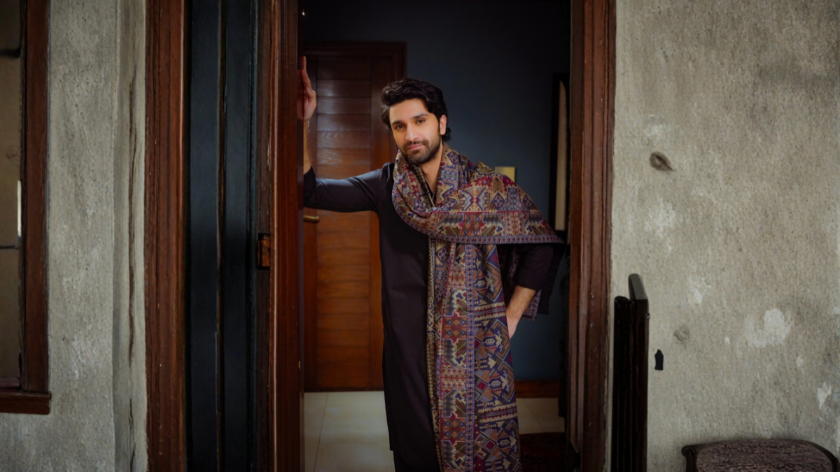 Pashmina vs Yak Shawls: Which One Should You Choose?