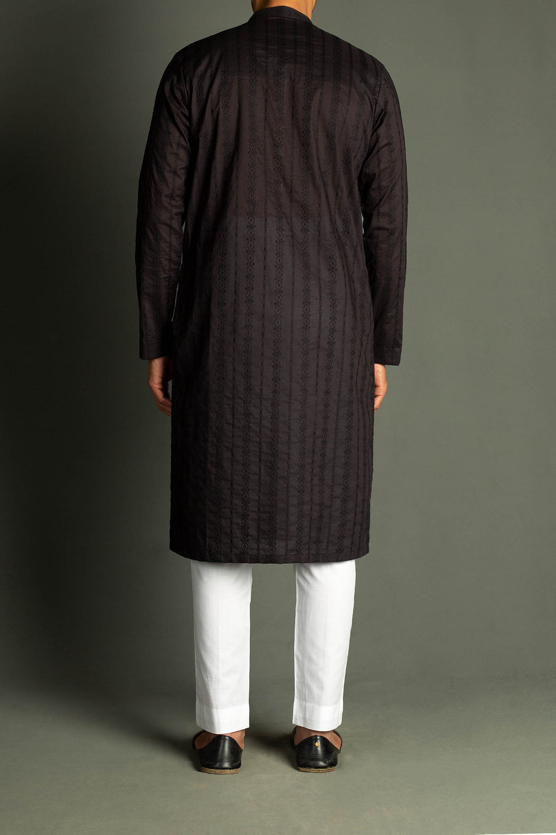 EMBROIDERED-KURTA-BLACK