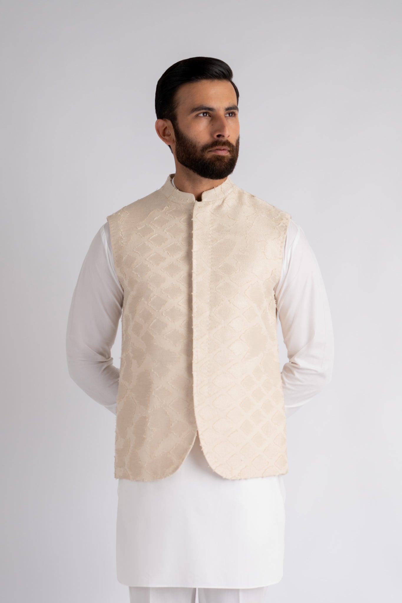 EMBROIDERED-WAISTCOAT-O-WHITE