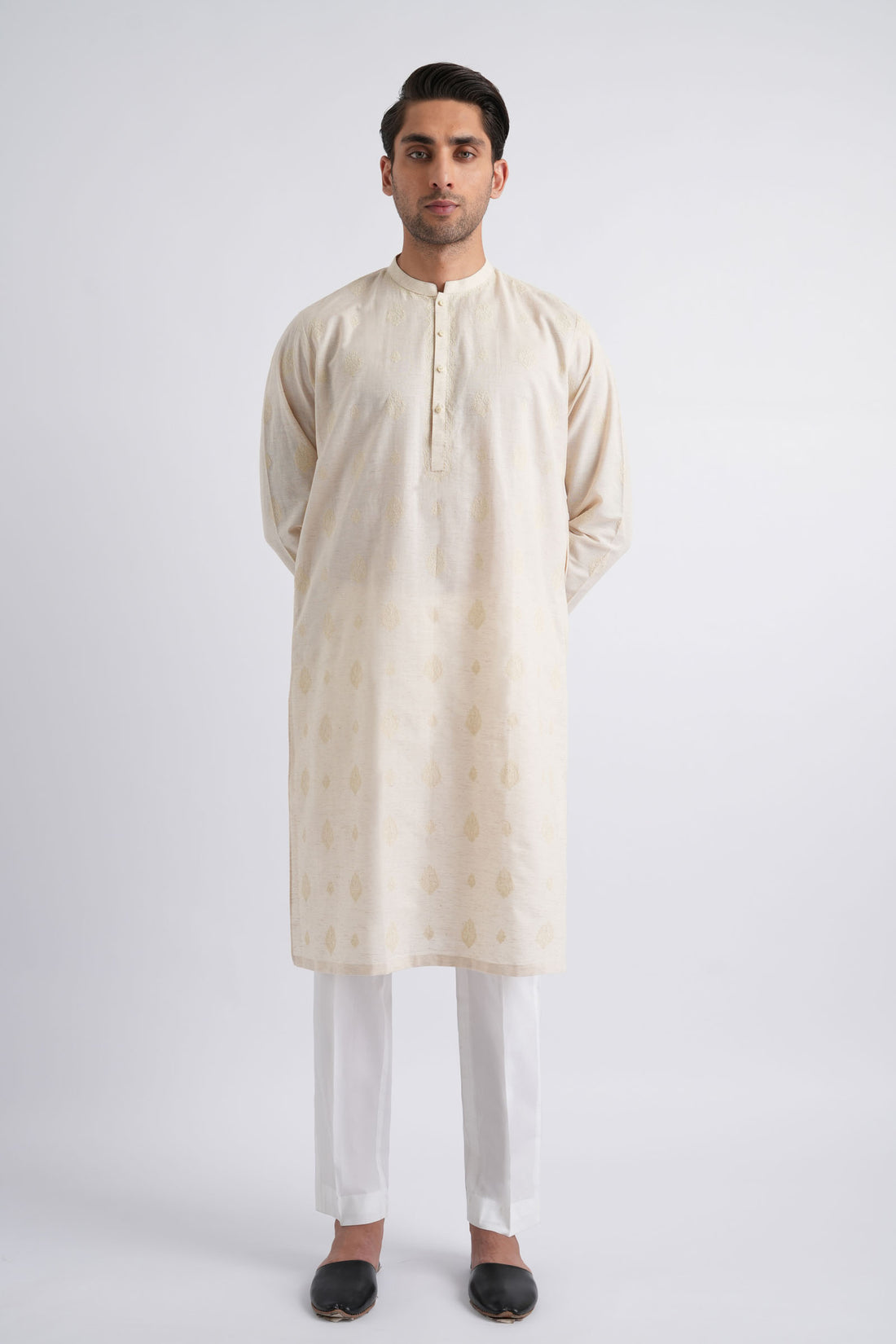 EMBROIDERED-KURTA-O-WHITE