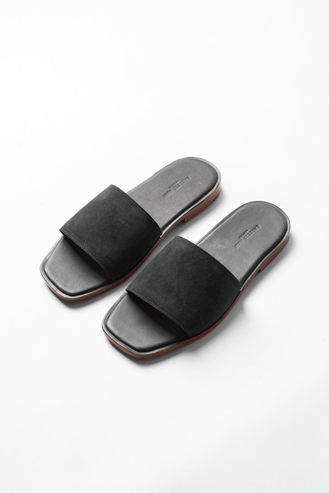 CLASSIC-SLIPPER-BLACK