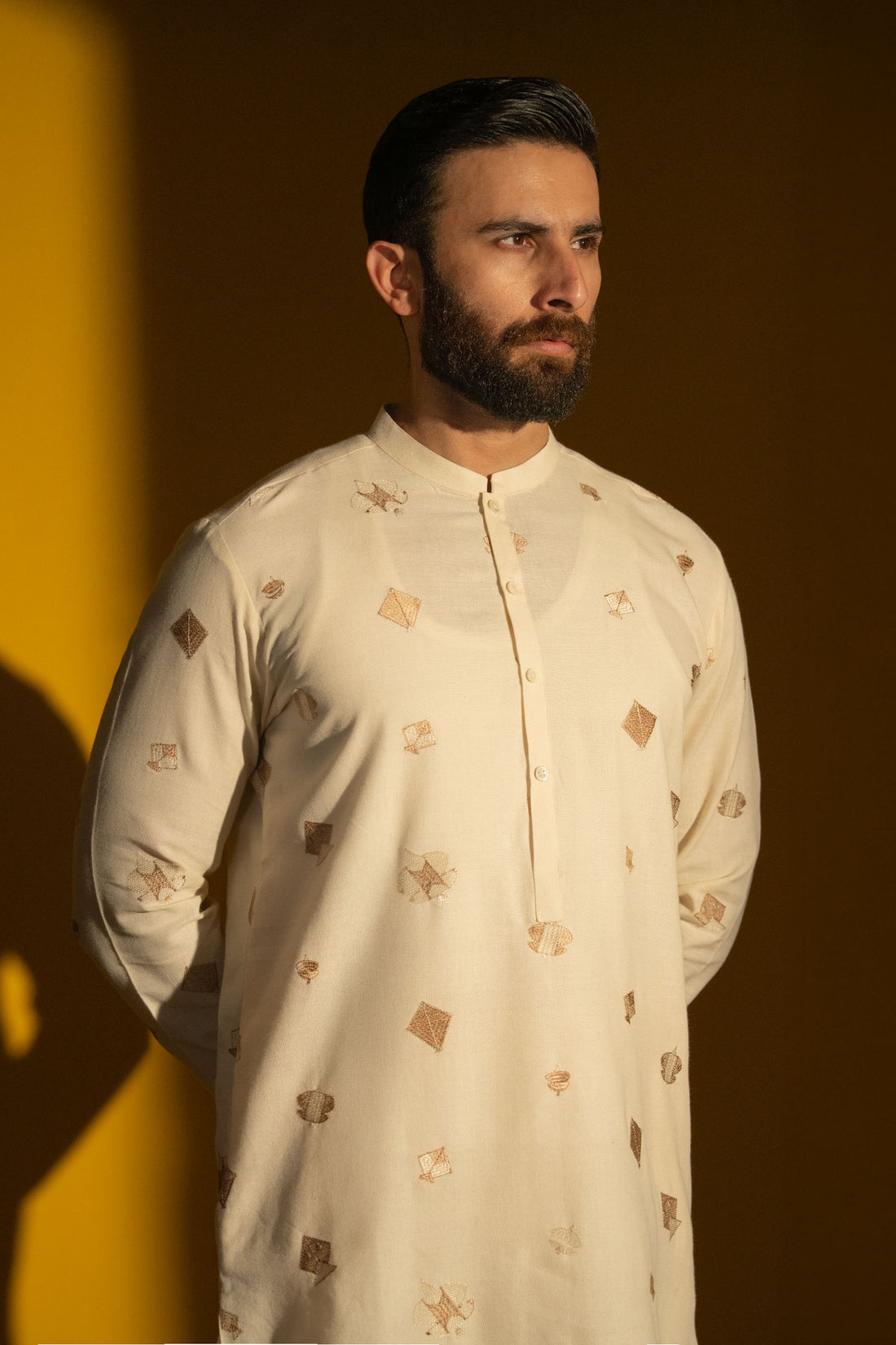 BASANT-KURTA-TROUSER-OFF-WHITE