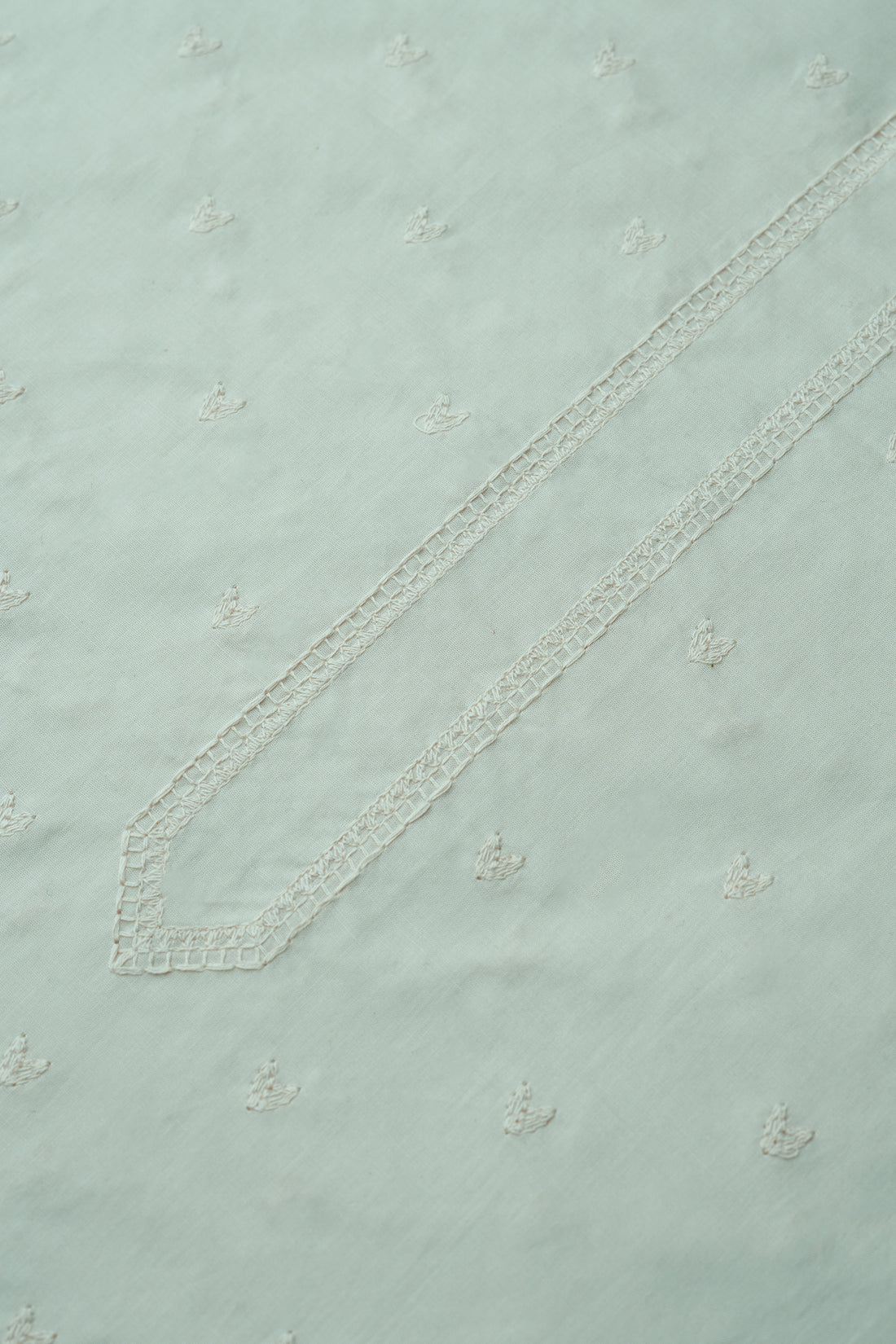 SPRAY-EMBROIDERED-L-GREEN
