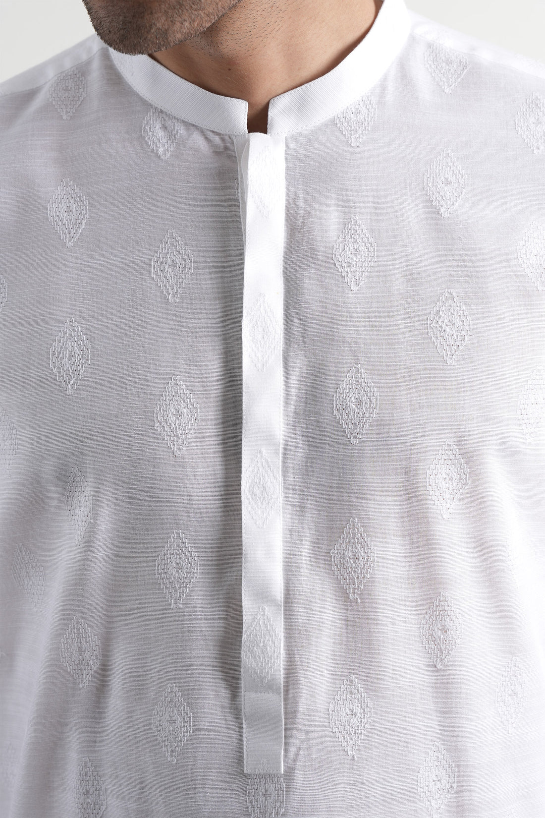 Slub Khaddar Embroidered Kurta White