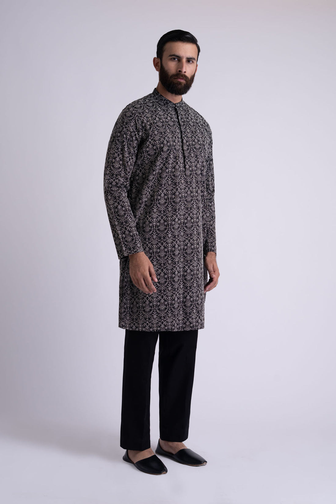 EMBROIDERED-KURTA-BLAK-WHT