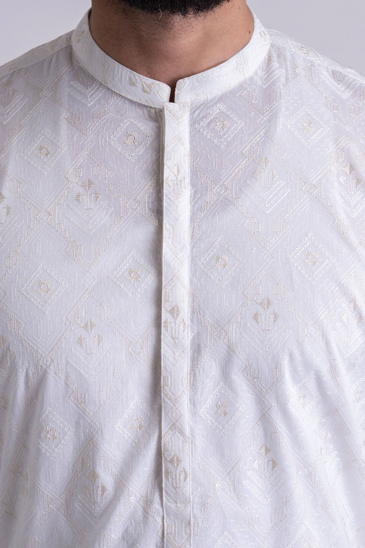 EMBROIDERED-KURTA-WHT