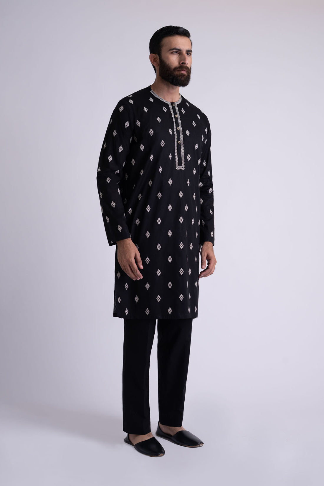 EMBROIDERED-KURTA-BLACK