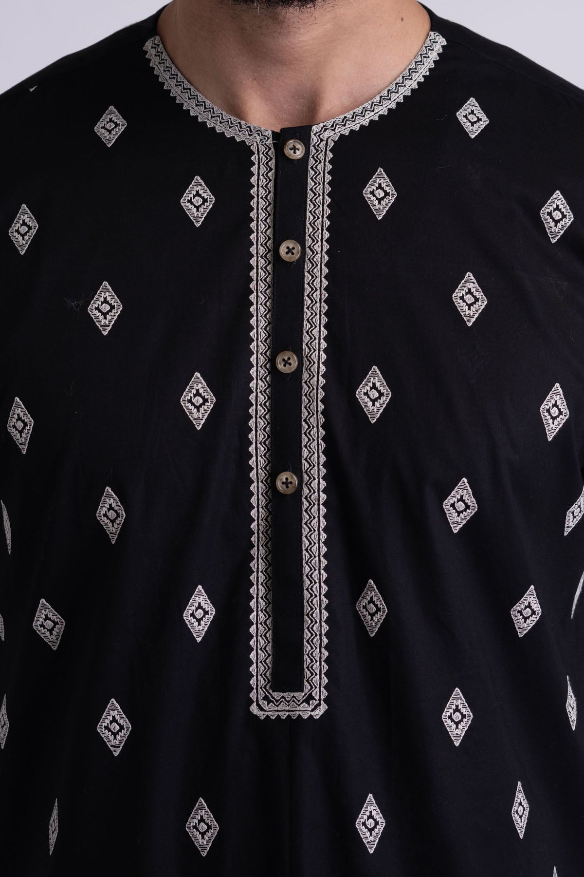 EMBROIDERED-KURTA-BLACK