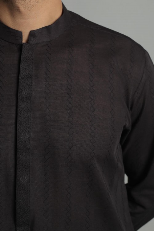 Black - Embroidered Kurta